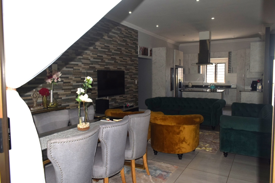 3 Bedroom Property for Sale in Geelhoutpark North West